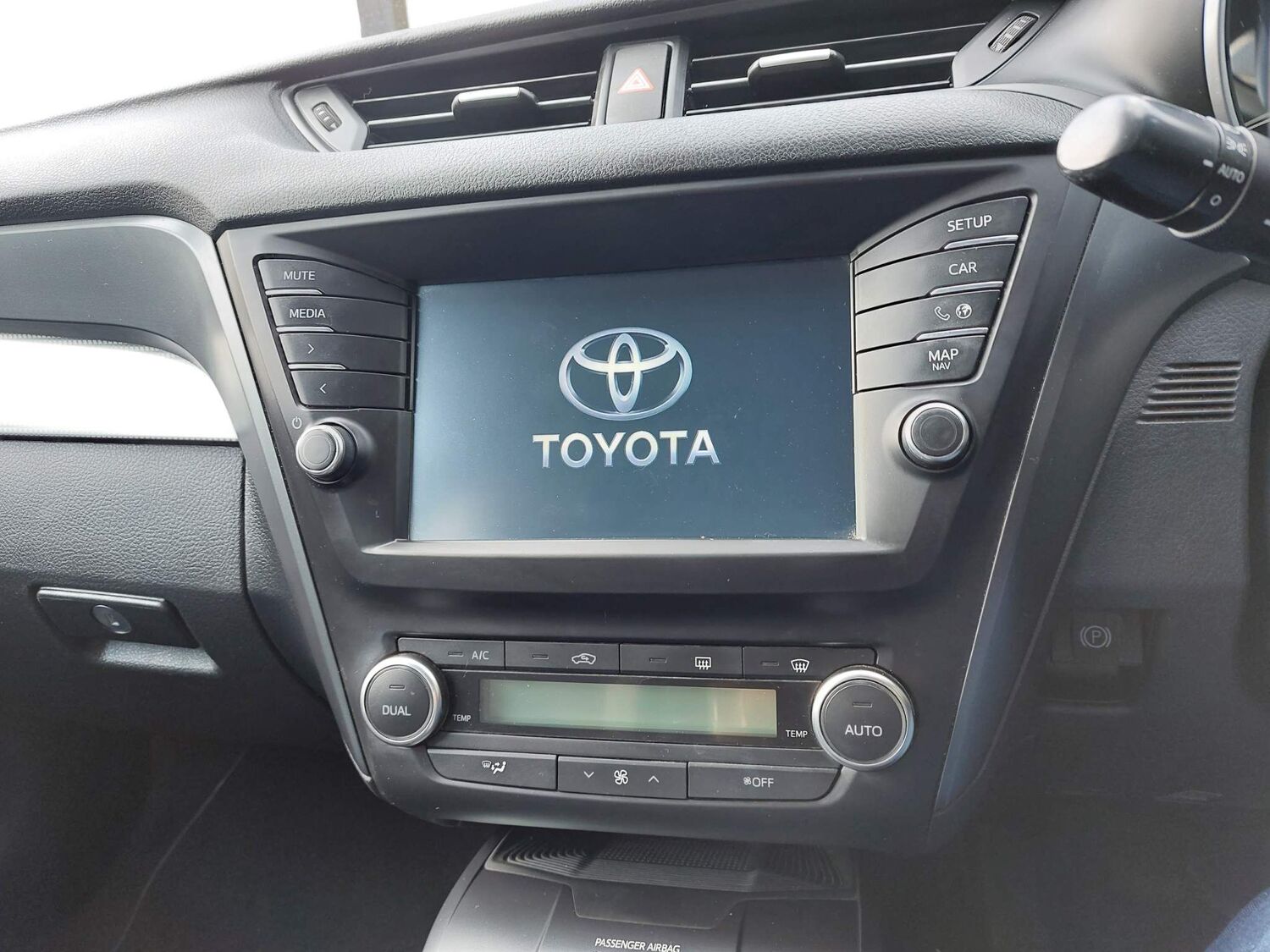 Used Toyota Avensis 2015 for sale - 76329774: Photo 25