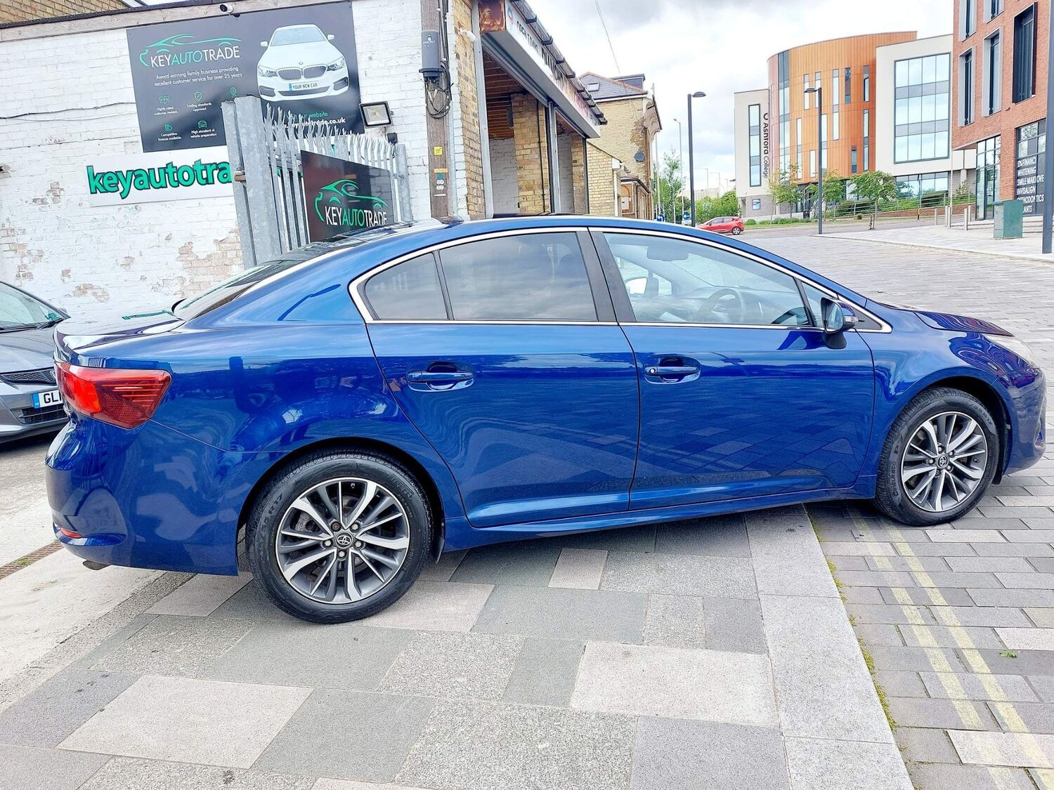 Used Toyota Avensis 2015 for sale - 76329774: Photo 3