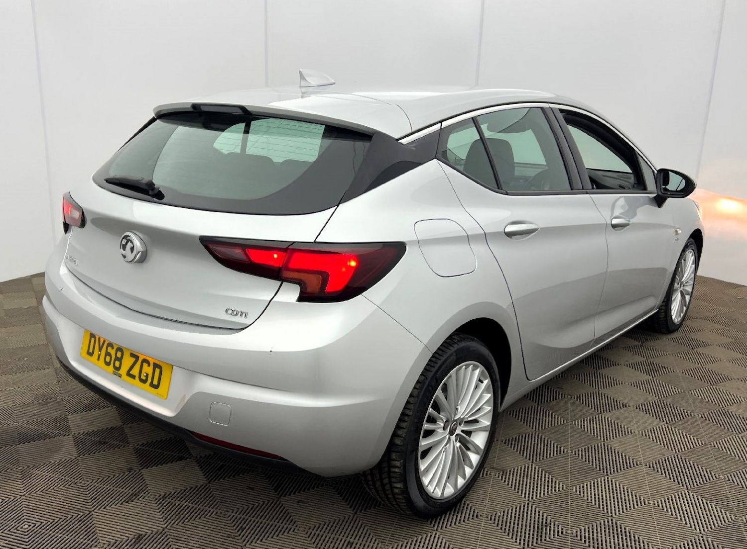 Used Vauxhall Astra 2018 for sale - 77409528: Photo 16