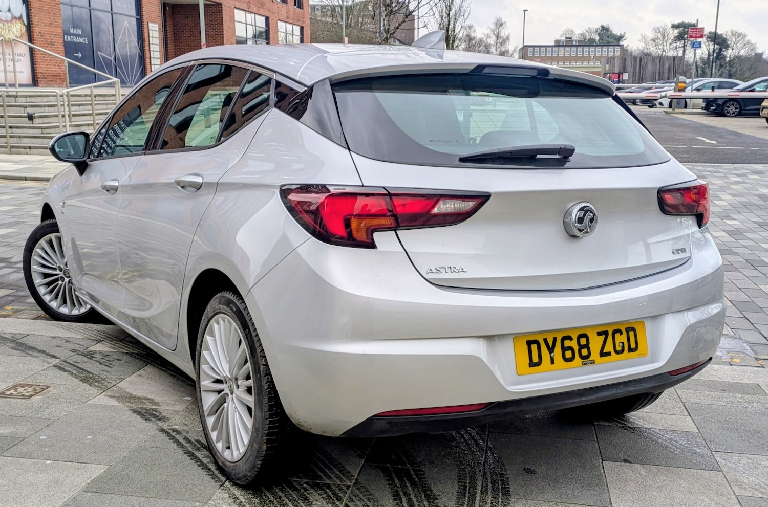 Used Vauxhall Astra 2018 for sale - 77409528: Photo 2