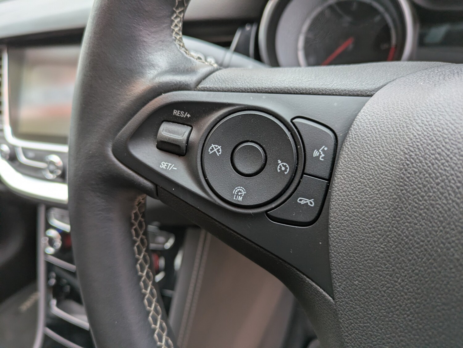 Used Vauxhall Astra 2018 for sale - 77409528: Photo 24