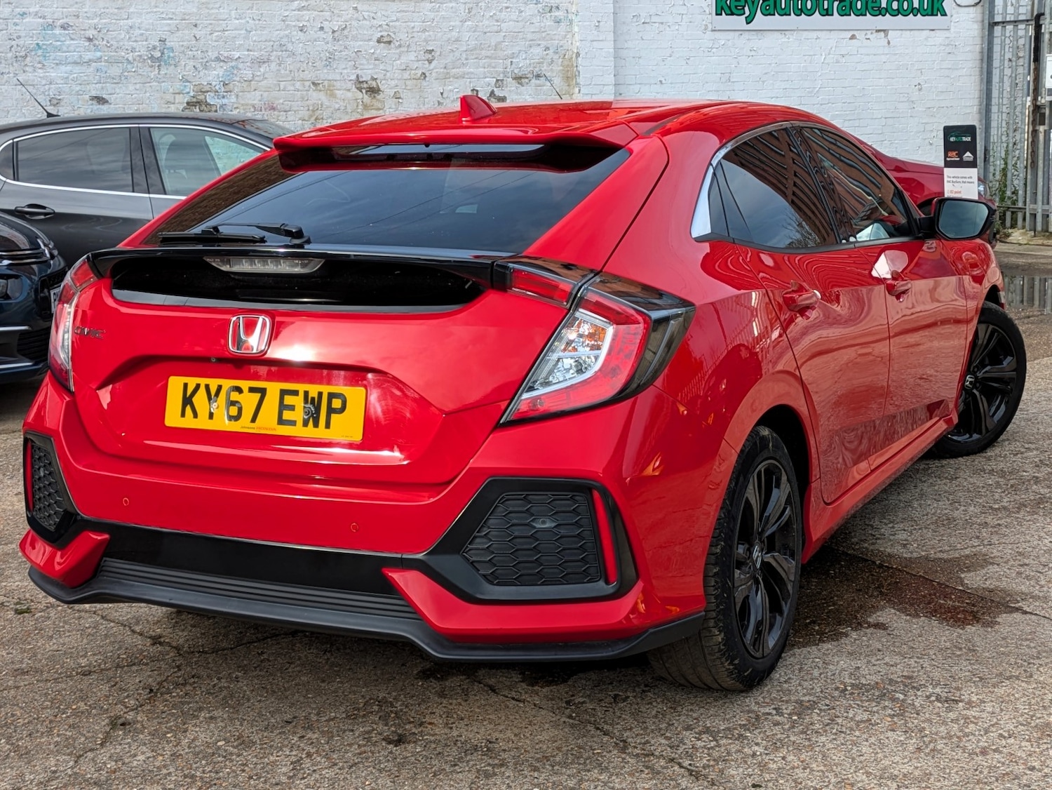 Used Honda Civic 2017 for sale - 76471269: Photo 3