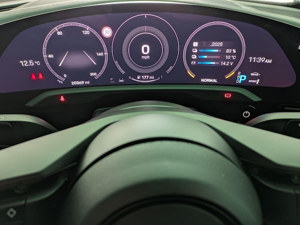 Used Porsche Taycan 2021 for sale - 74506463: Photo 25