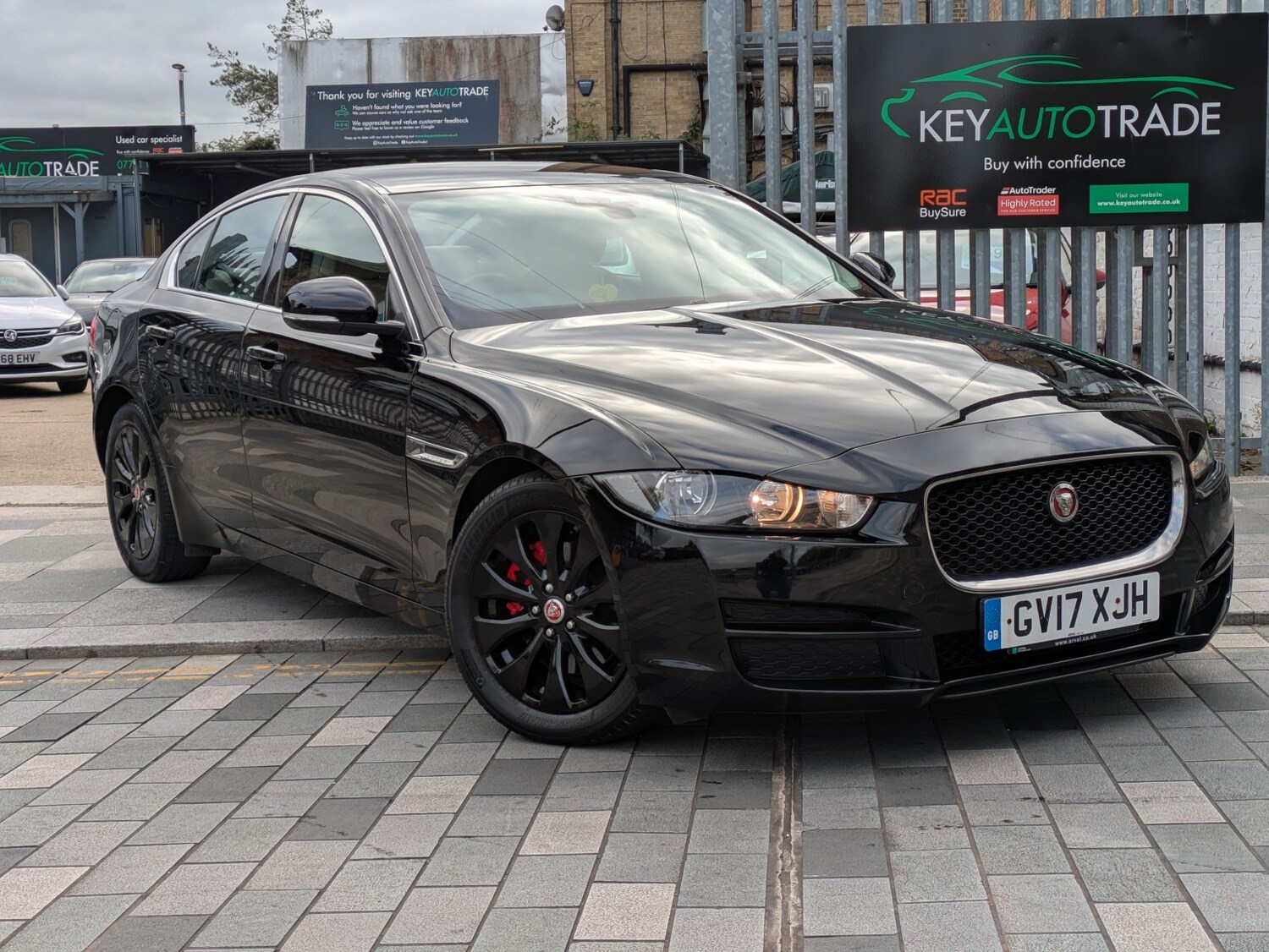 Used Jaguar XE 2017 for sale - 76387369: Photo 1