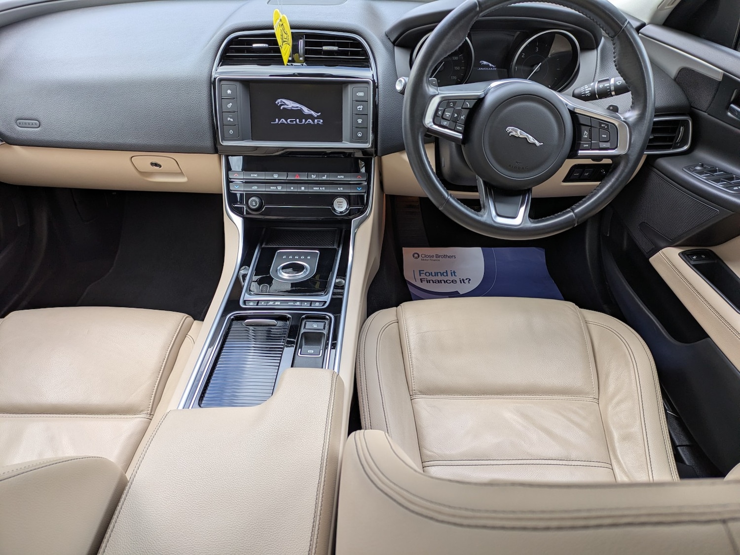 Used Jaguar XE 2017 for sale - 76387369: Photo 10