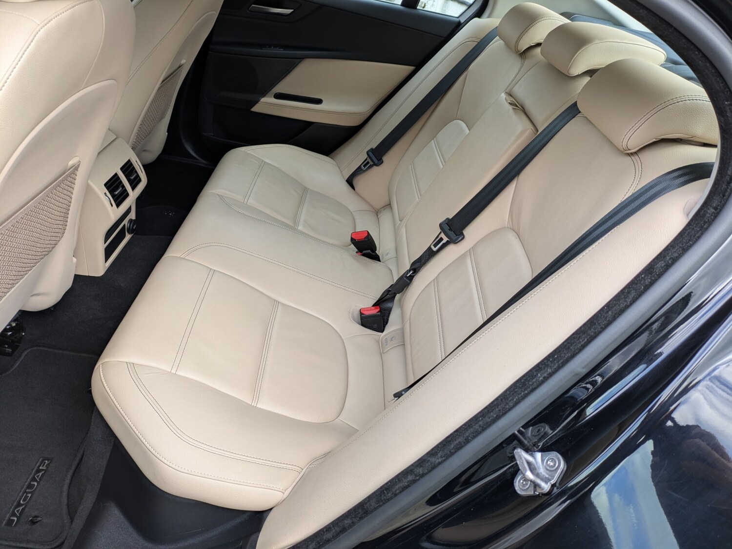 Used Jaguar XE 2017 for sale - 76387369: Photo 16