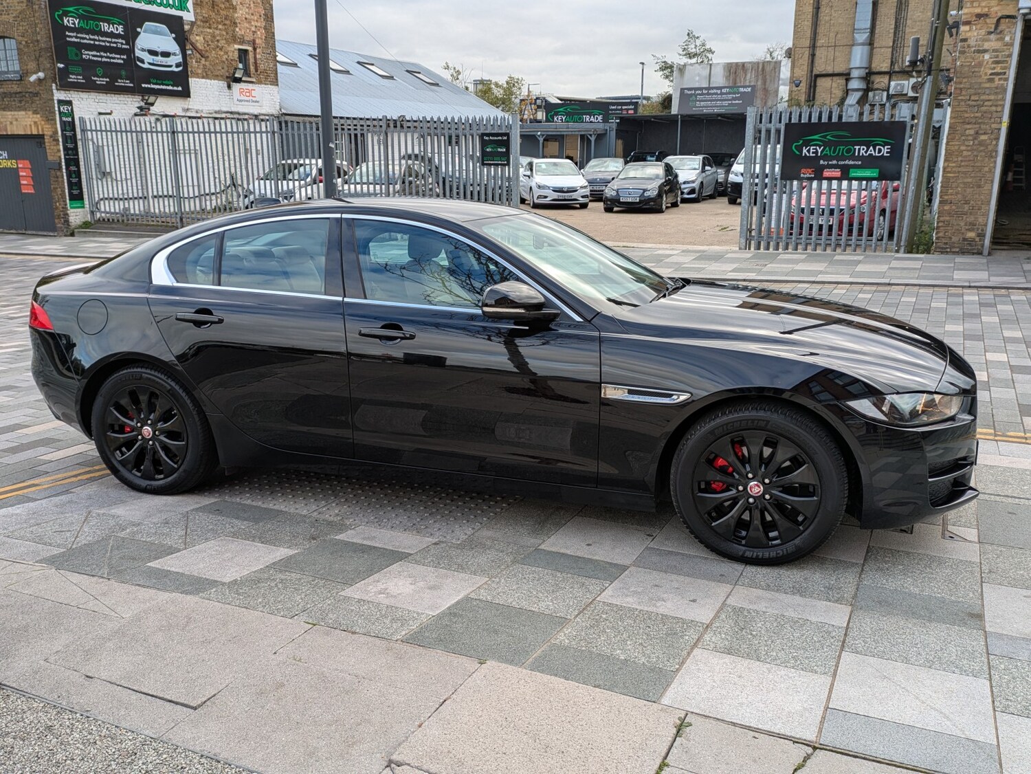 Used Jaguar XE 2017 for sale - 76387369: Photo 25