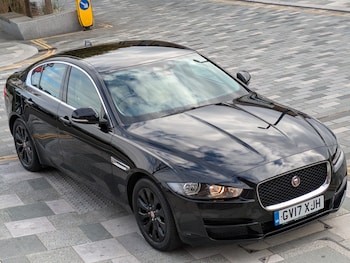 Used Jaguar XE 2017 for sale - 76387369: Photo