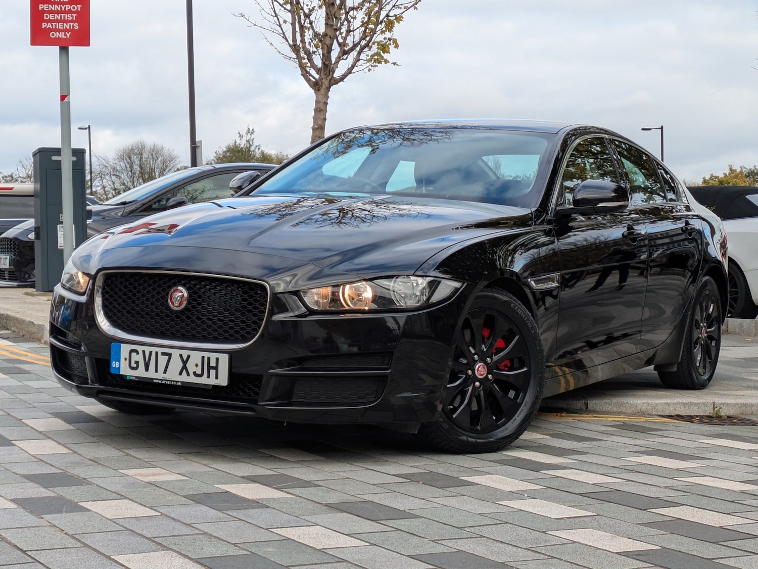 Used Jaguar XE 2017 for sale - 76387369: Photo 9