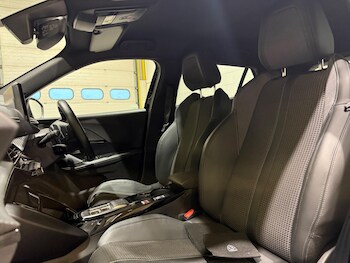 Used Peugeot 2008 2022 for sale - 77351386: Photo