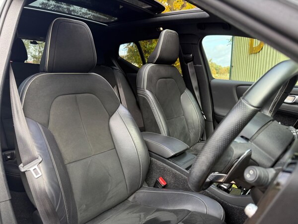 Used Volvo XC40 for sale - 76215669: Photo 23