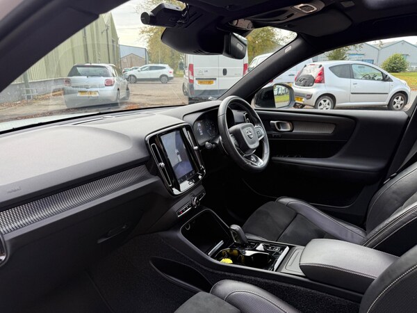 Used Volvo XC40 for sale - 76215669: Photo 24