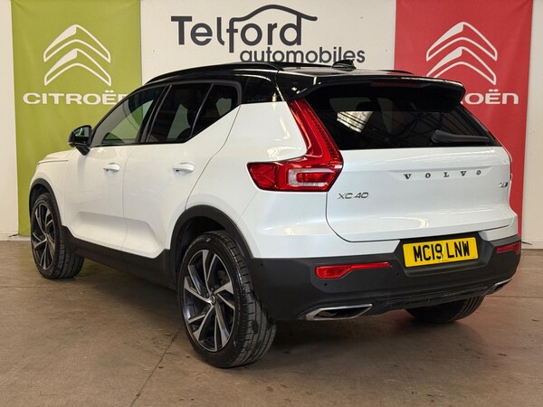 Used Volvo XC40 for sale - 76215669: Photo 2