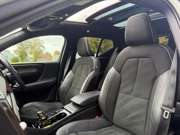 Used Volvo XC40 for sale - 76215669: Photo 4