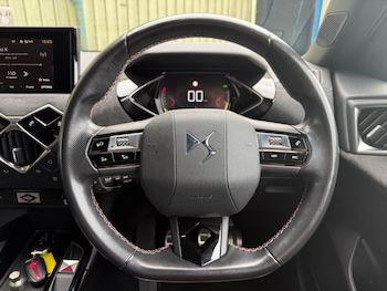 Used DS Automobiles DS 3 Crossback 2019 for sale - 75756012: Photo