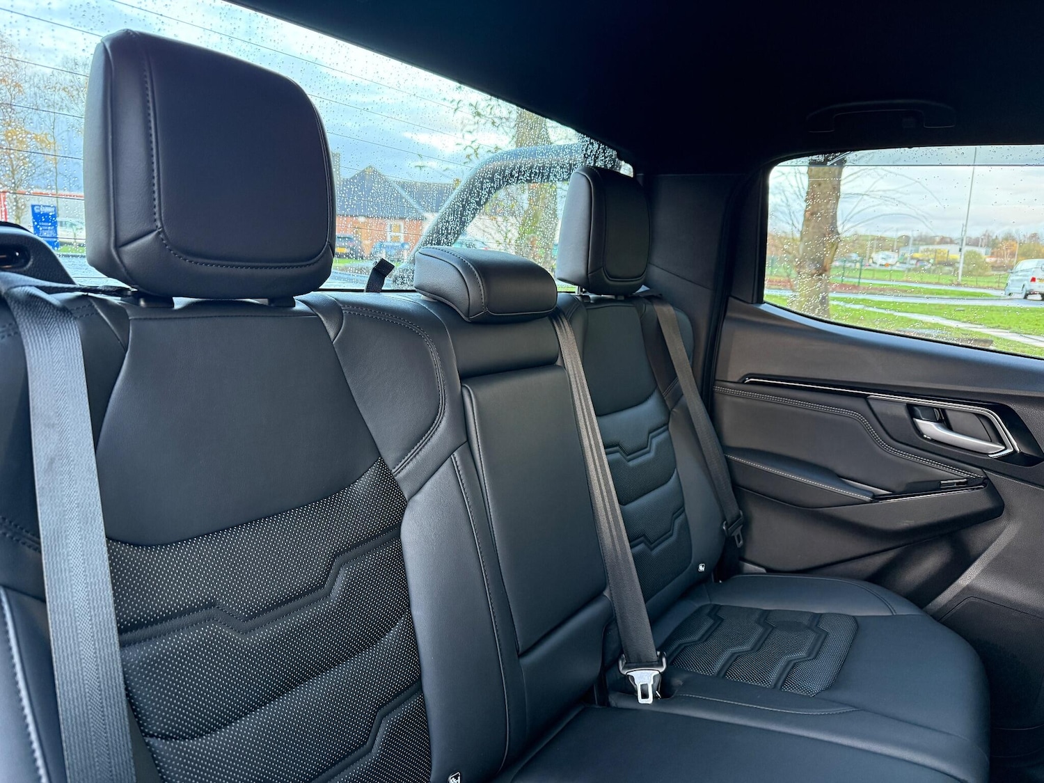 Used Isuzu D-Max 2023 for sale - 76597149: Photo 11