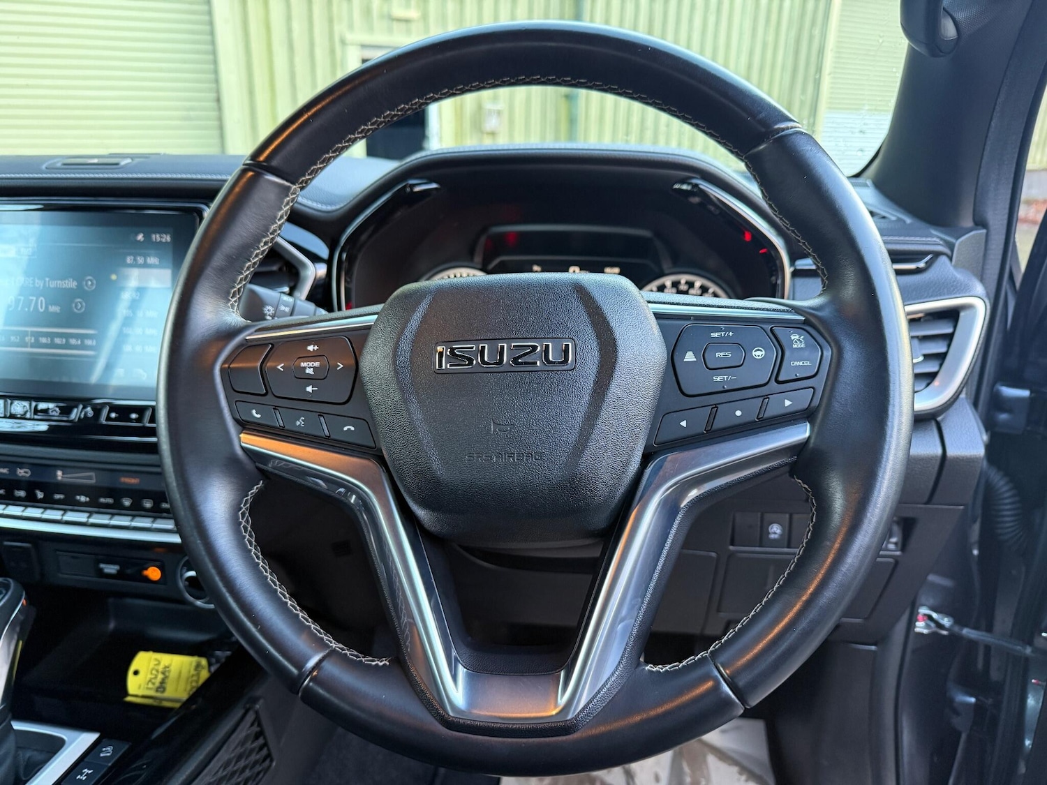 Used Isuzu D-Max 2023 for sale - 76597149: Photo 3