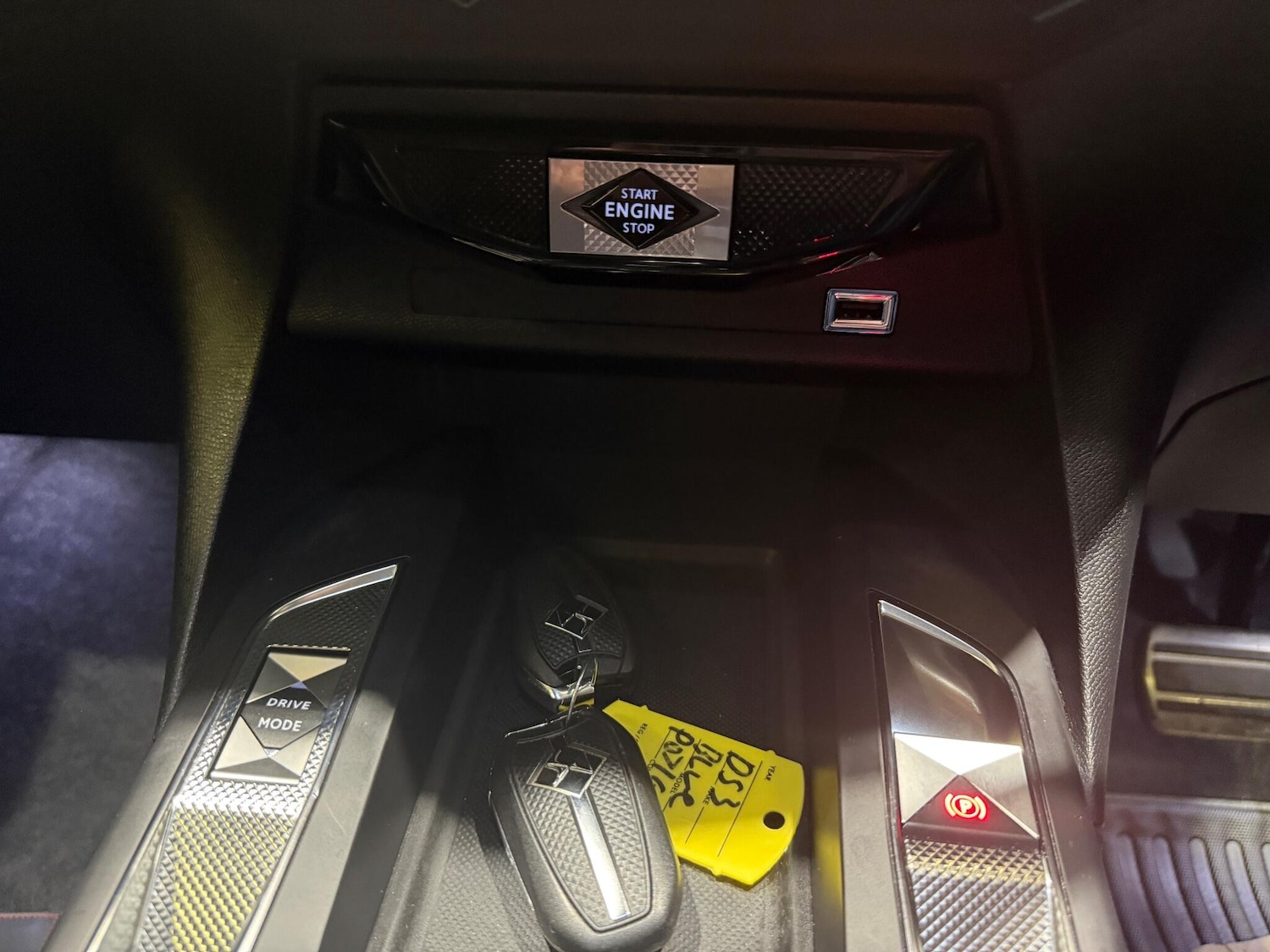 Used DS Automobiles DS 3 Crossback 2021 for sale - 76260524: Photo 22