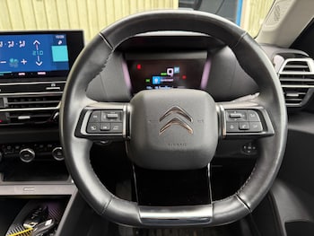 Used Citroen e-C4 2021 for sale - 76214990: Photo