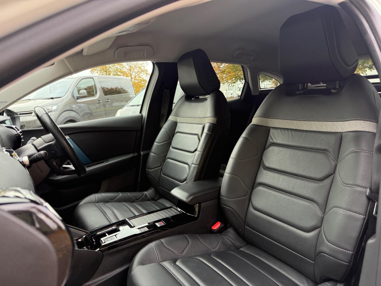 Used Citroen e-C4 2021 for sale - 76214990: Photo 4