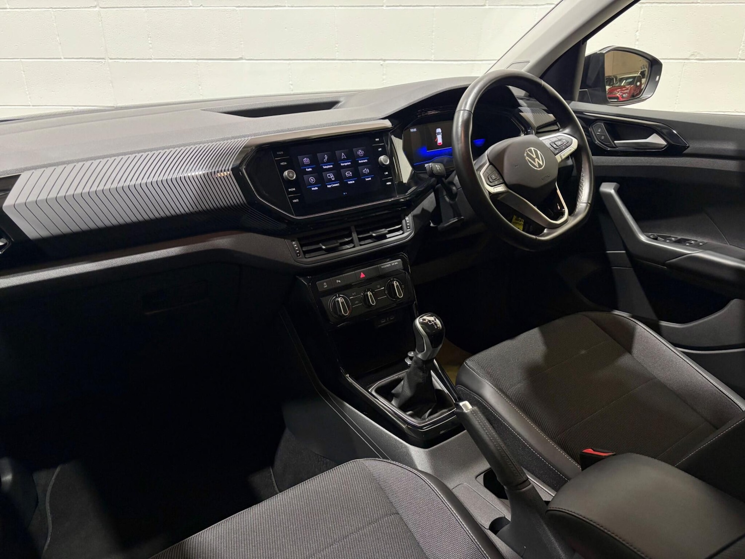 Used Volkswagen T-Cross 2024 for sale - 76965220: Photo 3