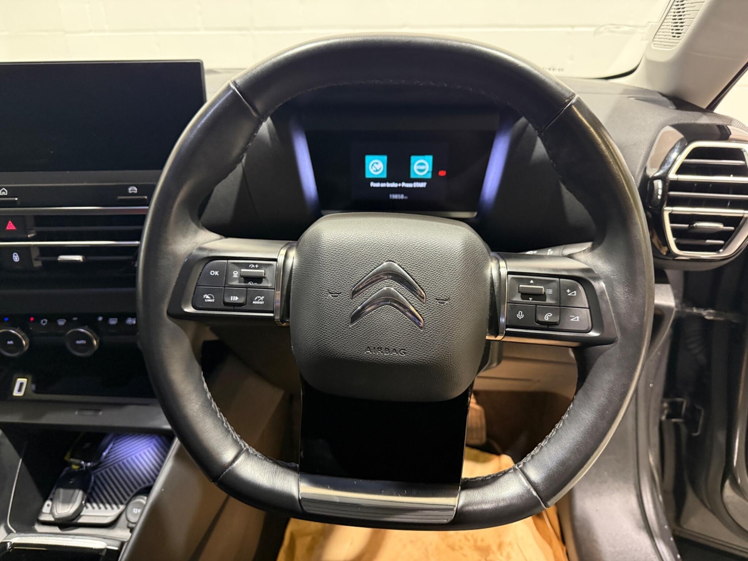 Used Citroen e-C4 2021 for sale - 77120770: Photo 3