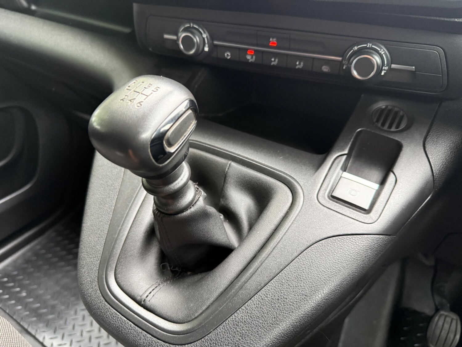 Used Peugeot Partner 2022 for sale - 76085257: Photo 8