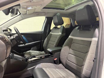 Used Citroen e-C4 2021 for sale - 76645848: Photo