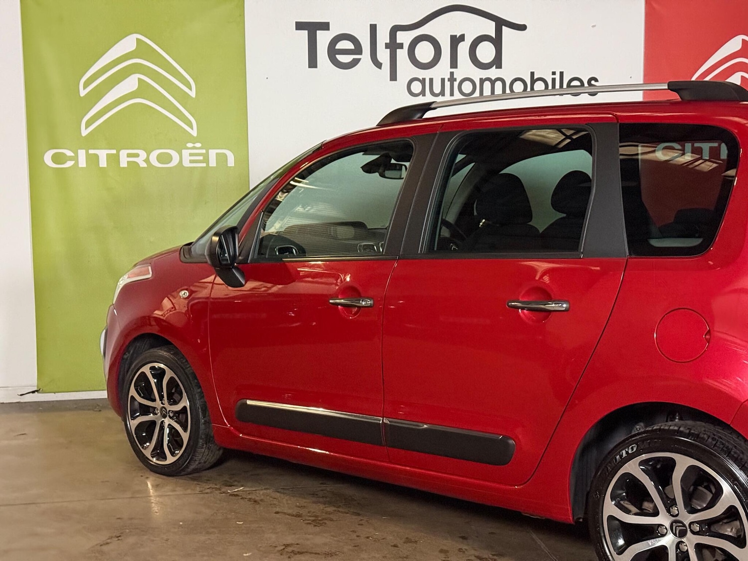 Used Citroen C3 Picasso 2017 for sale - 76433164: Photo 18