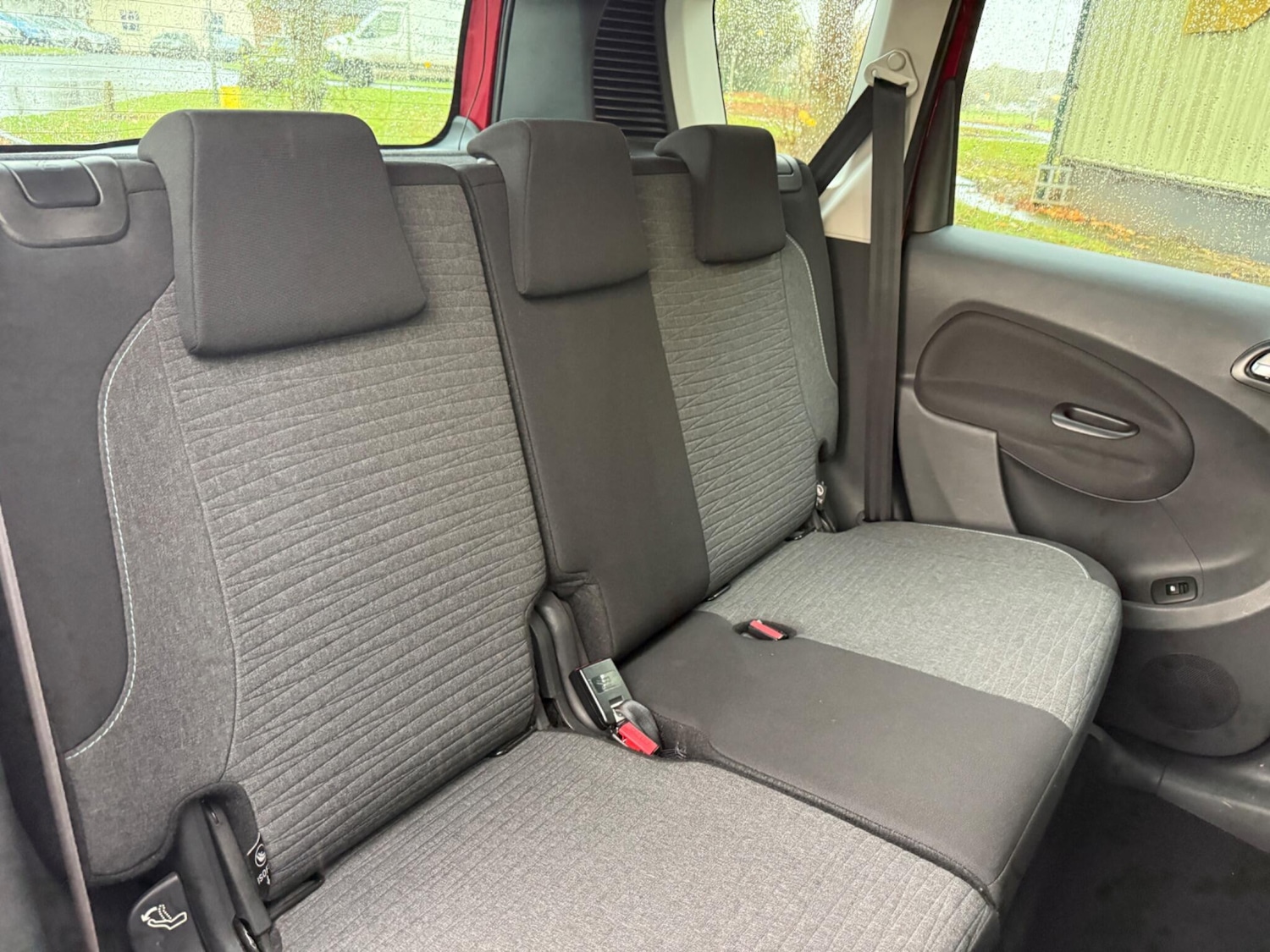 Used Citroen C3 Picasso 2017 for sale - 76433164: Photo 25