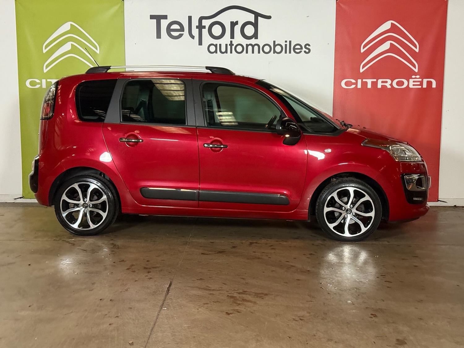 Used Citroen C3 Picasso 2017 for sale - 76433164: Photo 6
