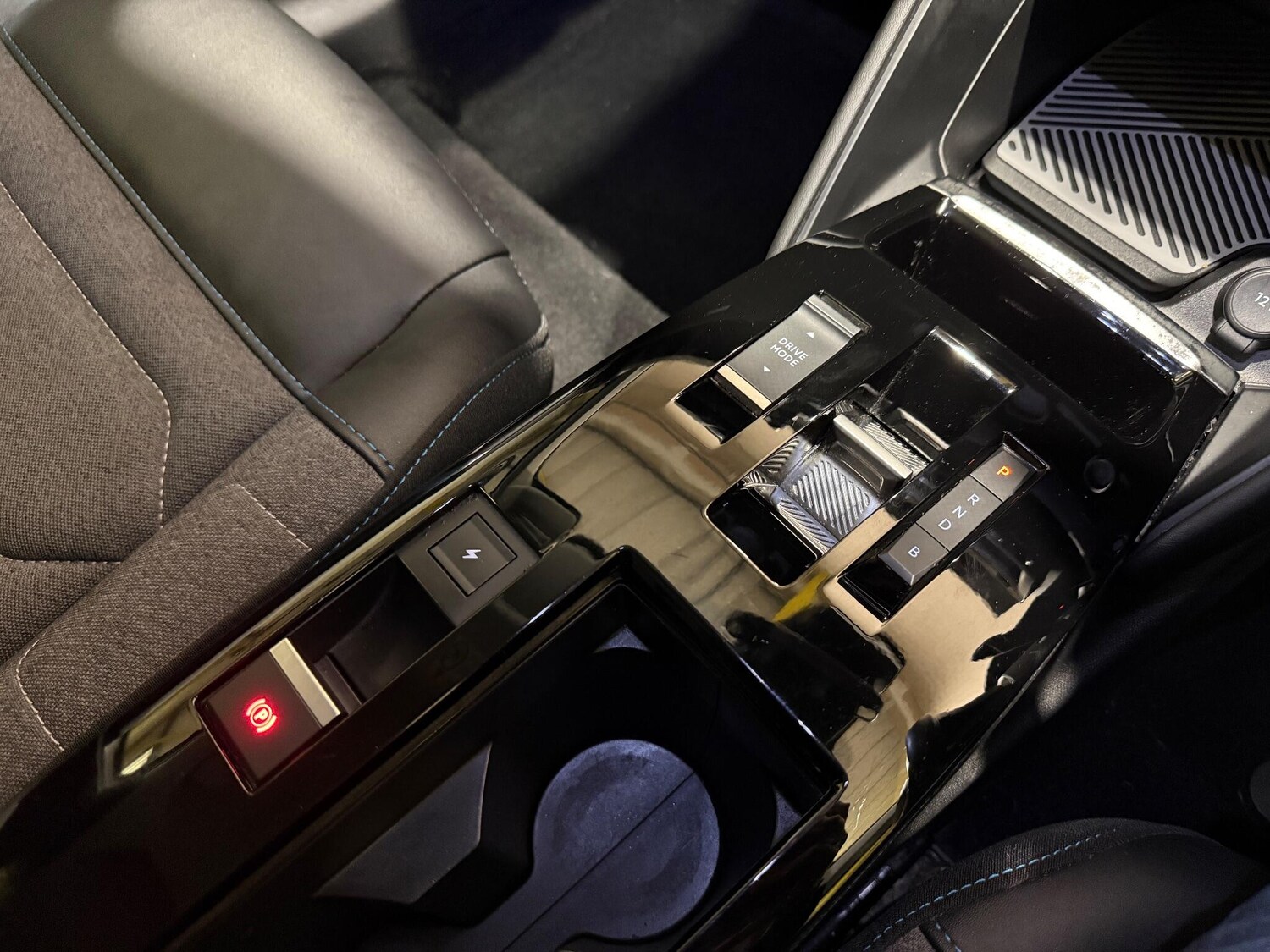 Used Citroen e-C4 2022 for sale - 77120772: Photo 25