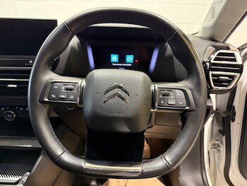 Used Citroen e-C4 2022 for sale - 77120772: Photo