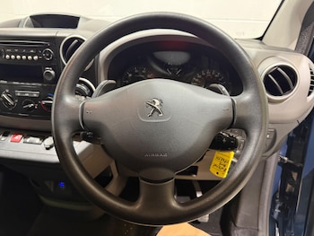 Used Peugeot Partner Tepee 2018 for sale - 77015582: Photo