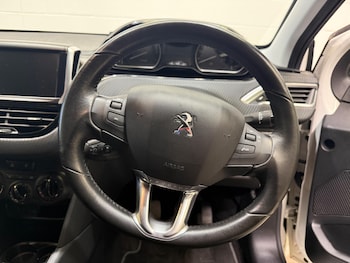 Used Peugeot 208 2017 for sale - 79202175: Photo