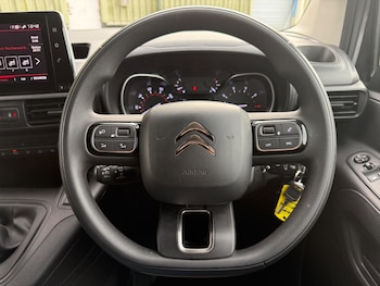 Used Citroen Berlingo 2024 for sale - 76370354: Photo