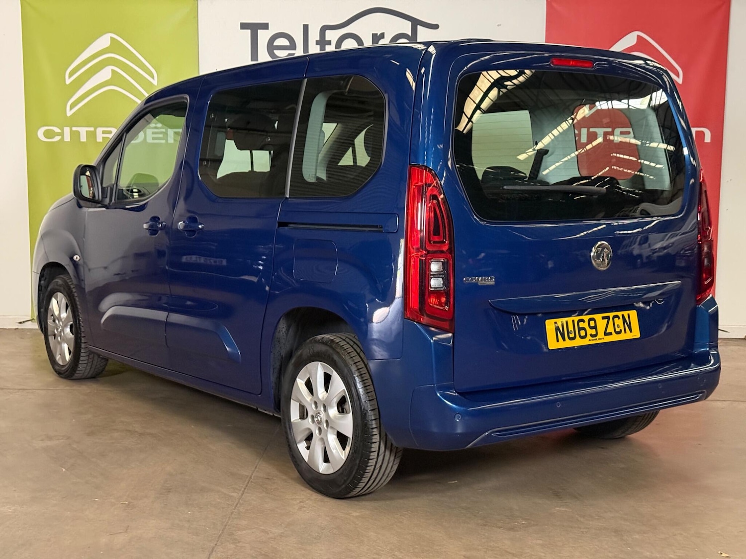 Used Vauxhall Combo Life 2019 for sale - 76282606: Photo 2