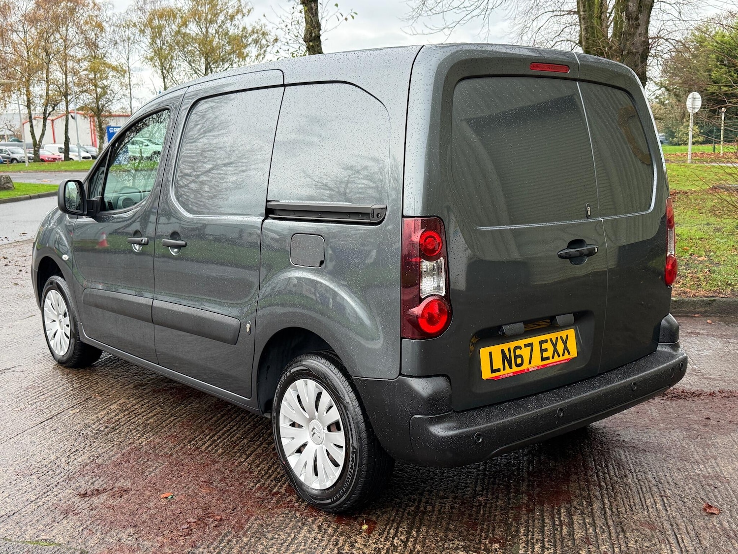 Used Citroen Berlingo 2017 for sale - 76550126: Photo 2
