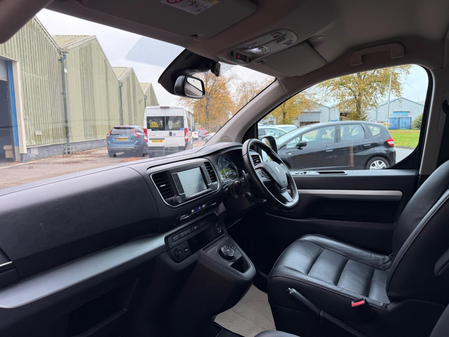 Used Peugeot Traveller 2021 for sale - 76214340: Photo 14