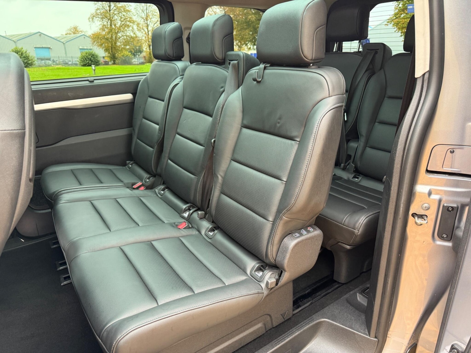 Used Peugeot Traveller 2021 for sale - 76214340: Photo 15