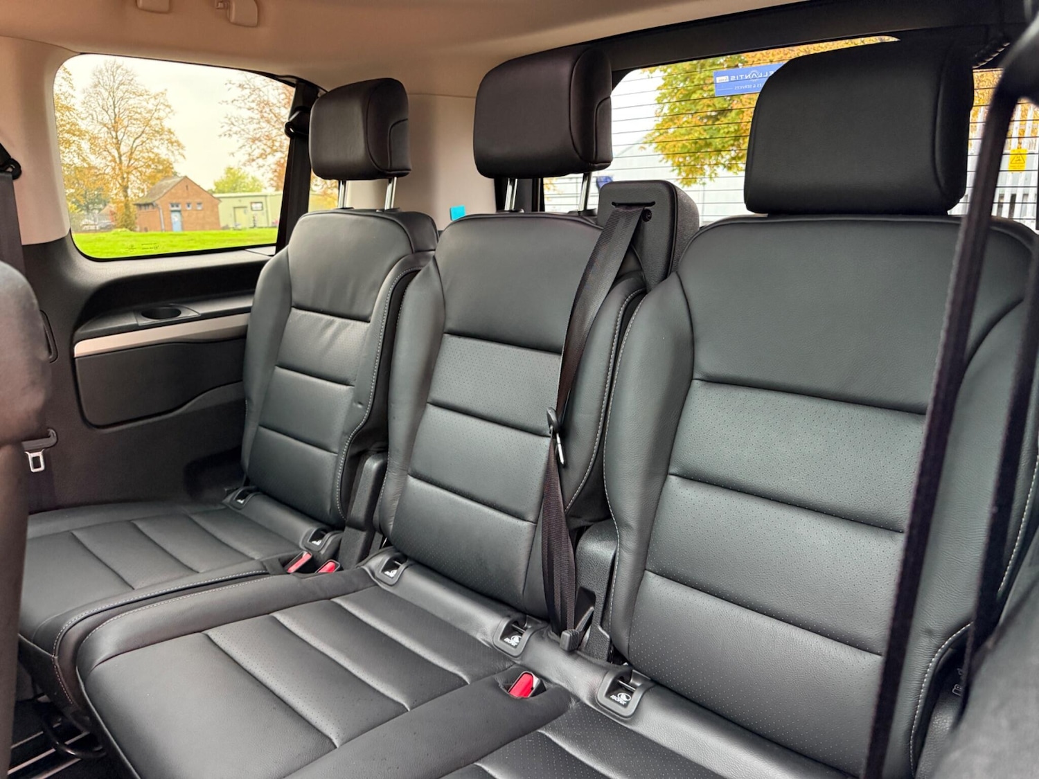 Used Peugeot Traveller 2021 for sale - 76214340: Photo 16