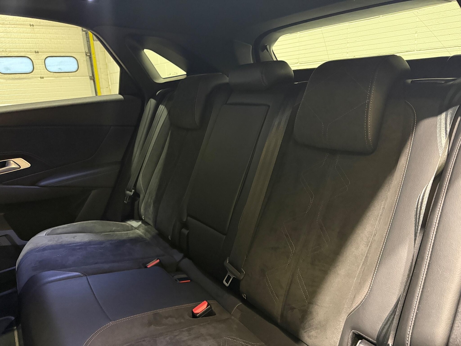 Used DS Automobiles DS 7 Crossback 2021 for sale - 76728398: Photo 16