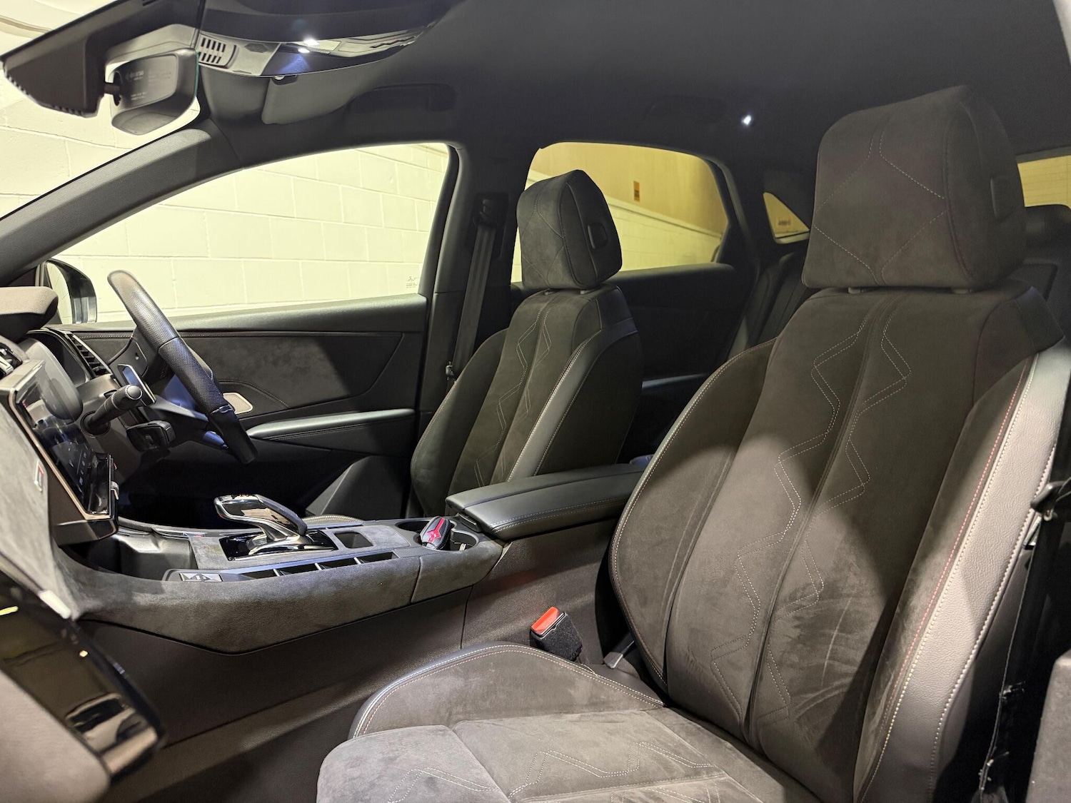 Used DS Automobiles DS 7 Crossback 2021 for sale - 76728398: Photo 4