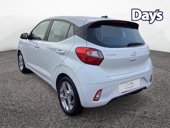 Used Hyundai i10 2022 for sale - 76960870: Photo