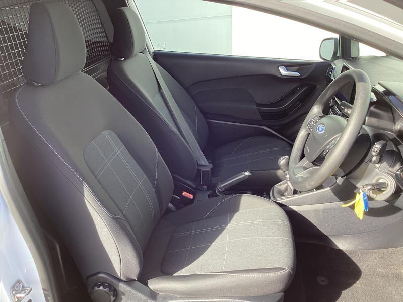Used Ford Fiesta Van 2020 for sale - 76028170: Photo 31