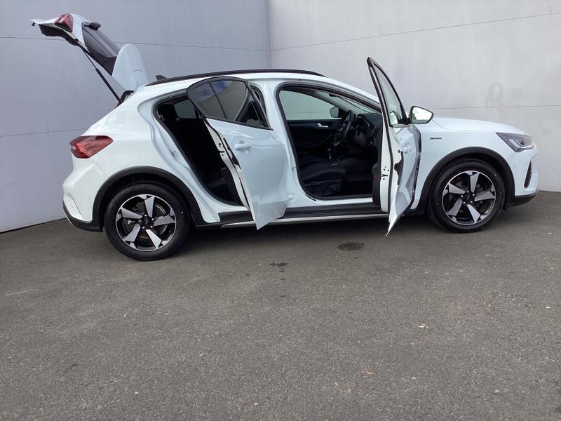 Used Ford Focus 2023 for sale - 76028094: Photo 13