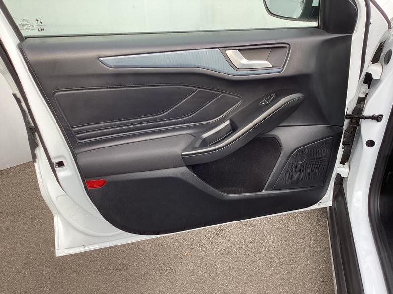 Used Ford Focus 2023 for sale - 76028094: Photo 32