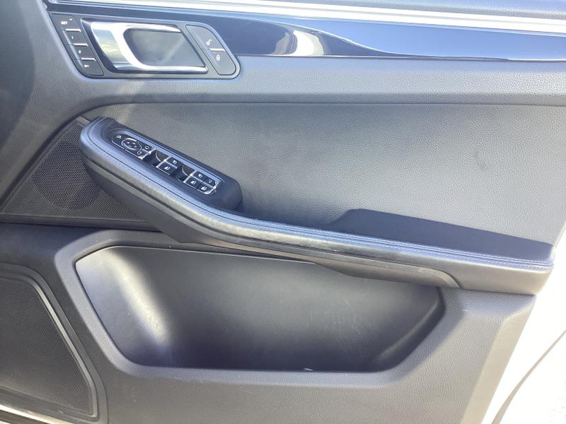Used Porsche Macan 2017 for sale - 77665747: Photo 32