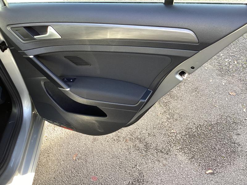 Used Volkswagen Golf 2017 for sale - 76508172: Photo 29