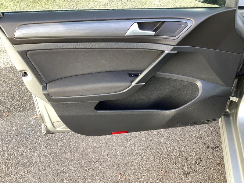 Used Volkswagen Golf 2017 for sale - 76508172: Photo 30